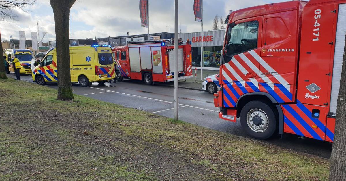 Man gereanimeerd in Enschede na auto-ongeluk.