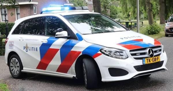 Agenten En Hulpverleners Bespuugd En Geschopt Bij Melding