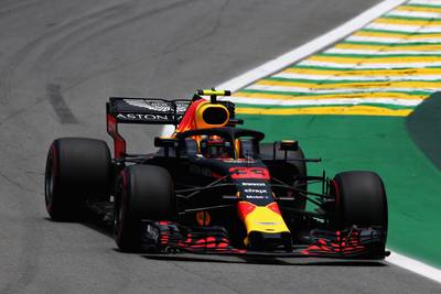 Verstappen in eerste training op P1, voor Vettel en Hamilton