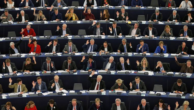 Chauvinistisch — chauvinistisch:⇨nationalistisch … das wörterbuch der synonyme. De Nederlander spreekt zijn mondje buitenlands - in één ...