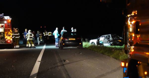 Nachtelijke botsing bij Rouveen: drie auto’s weggesleept van de A28.