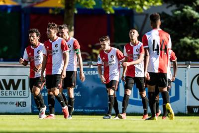 Stam tevreden over debutant Kelly en middenvelder Berghuis