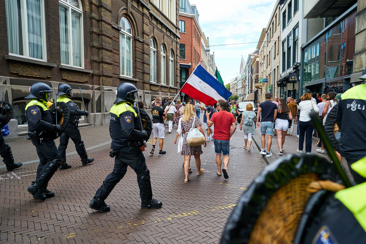 Kamervoorzitter Arib doet aangifte tegen belagers Pieter ...