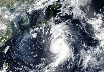 Japan maakt zich op voor orkaan na weken van extreem weer