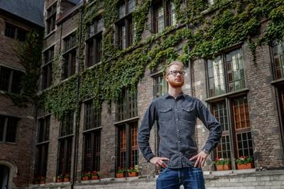 Kasplantje na val door dak? Nee, student aan de universiteit!