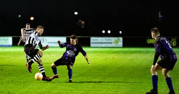 Scheidsrechter eist hoofdrol op bij Kwiek Venlo - Olympia Boys: 'Twee rode kaarten voor commentaar' 