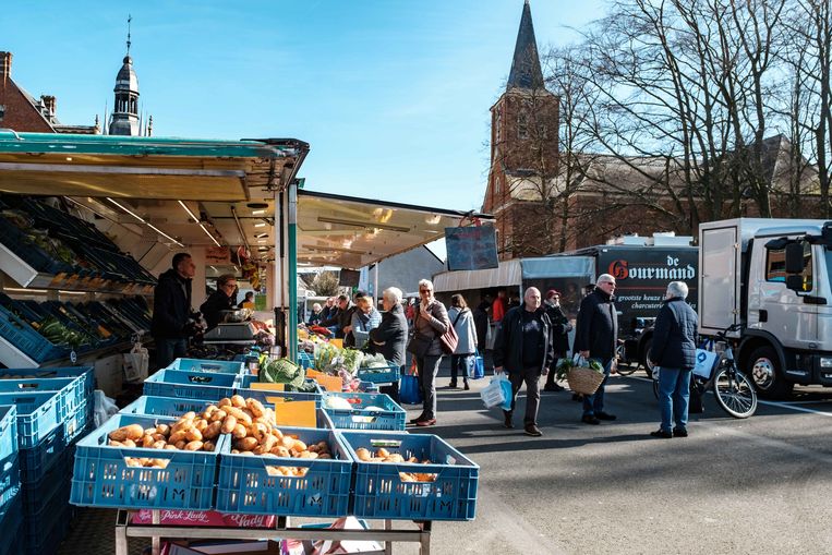 Hemiksem in coronatijden nog één keer boodschappen doen op de wekelijkse markt Hemiksem In