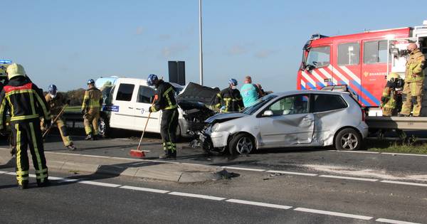Gewonden bij ongeluk in Wierden: verkeer loopt vast.