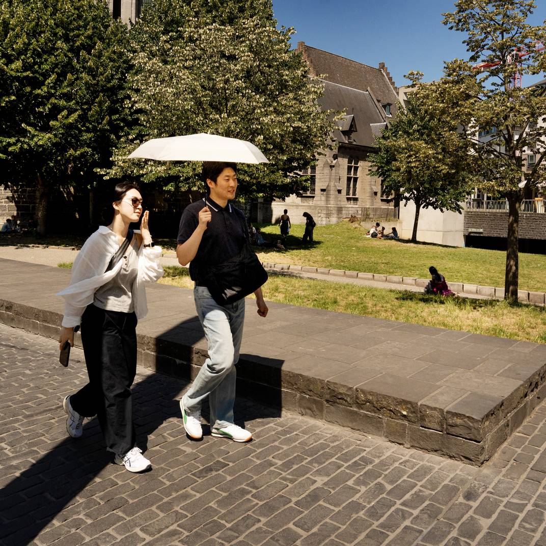 Tot 68 hittegolfdagen per jaar in de warmste stadswijken: waarom groen en ‘koele daken’ levens kunnen redden