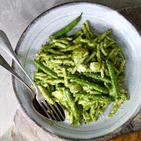 Pasta met home made pesto