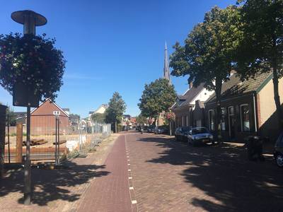 Bewoners Dorpsstraat Wagenberg bang voor trillingen van bouwplaats ernaast: ‘Om de drie seconden sch