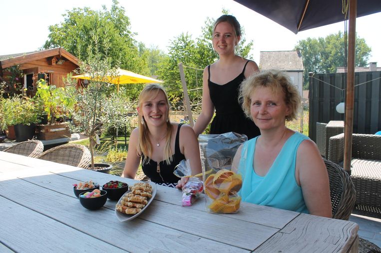 Koekjes En Cake Om Gezin Te Steunen Bever In De Buurt Hln