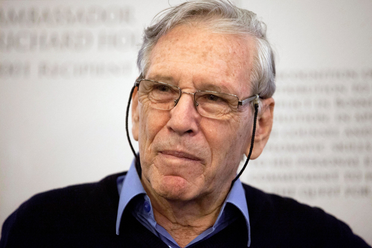 Afscheid van Amos Oz (19392018) geboren om te vertellen