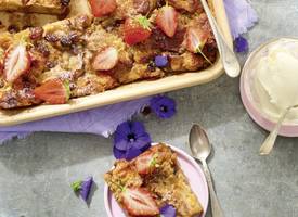 Zo maak je een kruidig-zoete chai-broodpudding