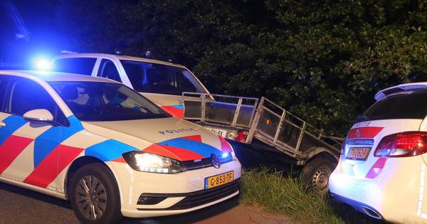 Man (28) uit Tiel zonder rijbewijs opgepakt na wilde achtervolging Zaltbommel, reed met 120 per uur 
