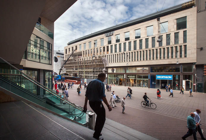 Blauwe plek In Overeenkomend Den Haag krijgt grootste Guesswinkel van Nederland - Den Haag Centraal