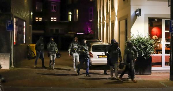 Arrestatieteam houdt verdachte aan na bedreiging in centrum van Nijmegen - BN DeStem