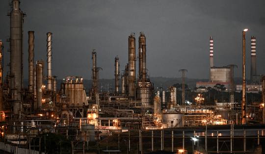 Steeds meer details druppelen naar buiten: ‘Gigantische oliedeal tussen VS en Venezuela zal Amerikaanse oliereserve verdubbelen’