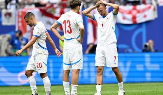 Tsjechië raakt ondanks karrenvracht aan kansen niet voorbij Georgië: 1-1