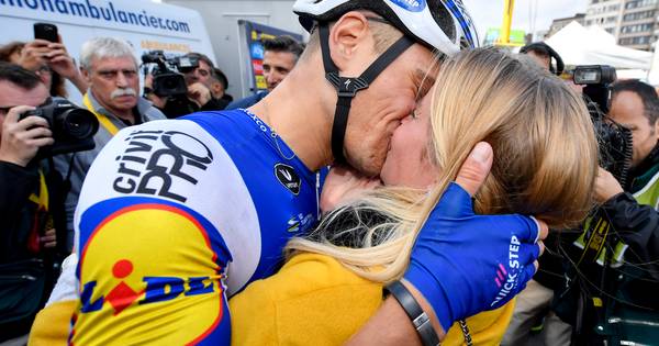 Tess Uit Ootmarsum Schreeuwt Haar Partner Kittel Naar De Zege Tour De France Tubantia Nl