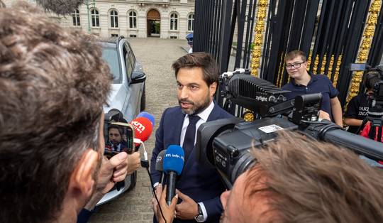 Bouchez, de ‘eeuwige bengel’ die de formatie saboteert: klopt dat beeld wel?