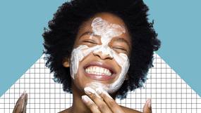 Peel the love: waarom een chemische peeling beter is dan scrubben
