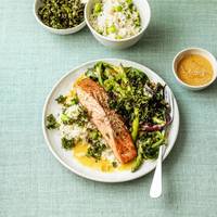 Zalm met miso-sinaasappelsaus (met asperges en geroosterde boerenkool)