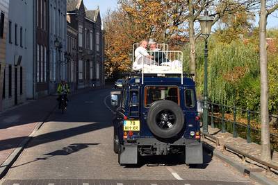 ‘Ja’ zeggen, maar eerst een rondje in bed op de Landrover