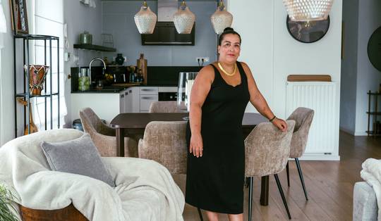 Malika ruilde een grote bel-etage in voor dit appartement in Hoboken: ‘‘We praten eindelijk weer’, zeggen mijn zonen’