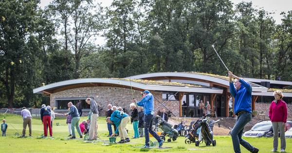 College blijft tegen restaurant golfbaan Zenderen