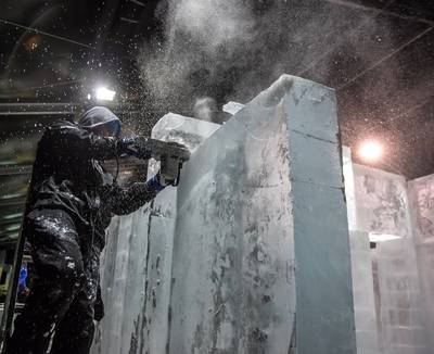 Zwolle bereidt zich bij -10 graden voor op IJsbeeldenfestival