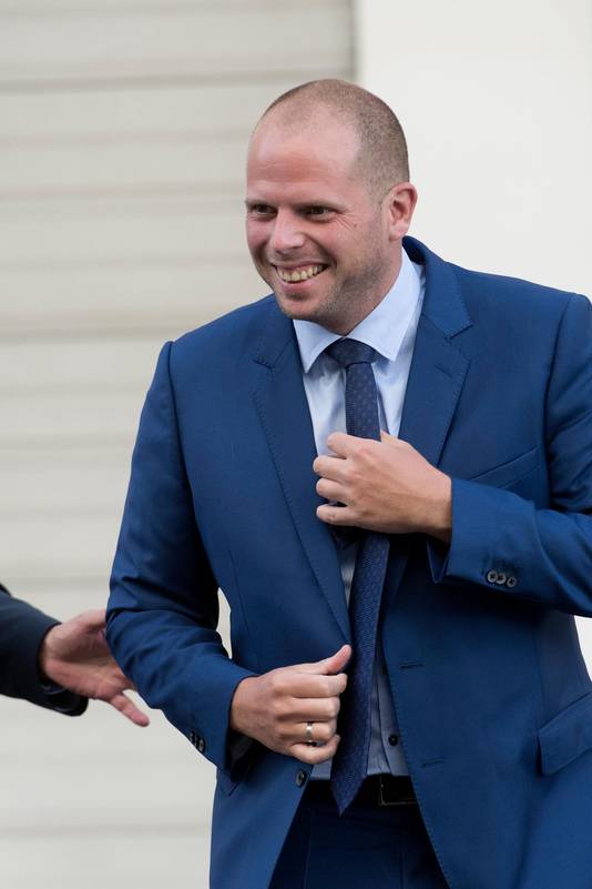 Le Gif Que Theo Francken N Aurait Pas Du Partager Belgique 7sur7 Be
