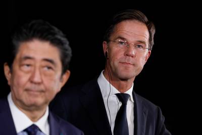 Japanse president Abe hamert in Rotterdam op belang brexit-deal