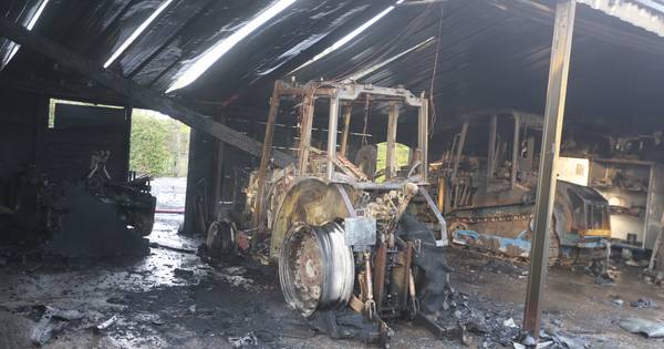Schade in schuur in Biezenmortel na brand die ontstaat in tractor - BD.nl