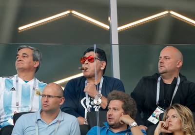 Maradona rookte sigaar tegen spanning: 'Wist echt niet dat het niet mocht'