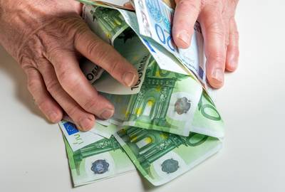 'Opmerkelijk hoge winsten zorgbedrijven’