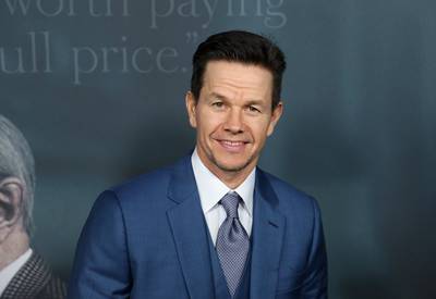 Mark Wahlberg springt plotseling in startoursbusje Hollywood