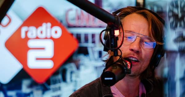 Giel Beelen Diep Door Het Stof Na Missen Eigen Radioshow Veel Te Laat Gaan Slapen Show Destentor Nl