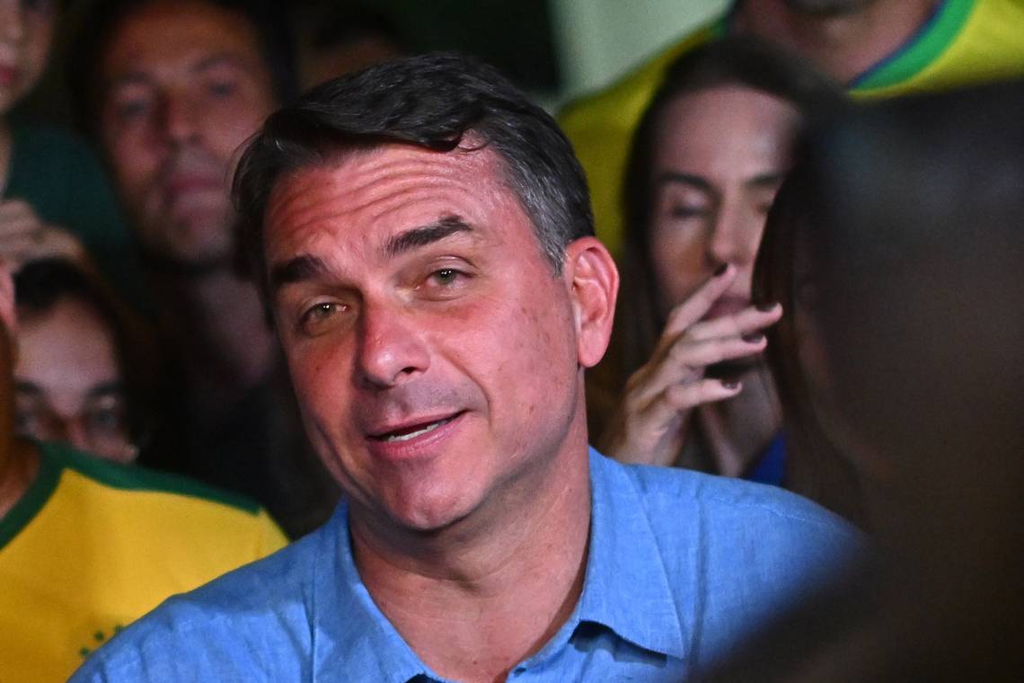 Flávio Bolsonaro klopt Lula da Silva in eerste ronde Braziliaanse verkiezingen, maar tweede ronde nodig
