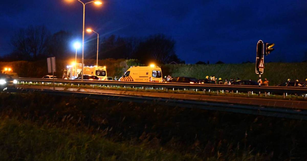 Ongeval A58 bij Oost-Souburg, vier autos weggesleept.