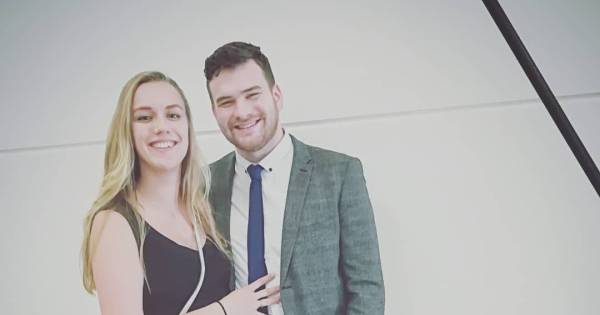 Drachtige Vrouw Zoekt Werk Laura 25 Doet Ultieme Poging