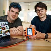 Het oranje bakje dat phishing en AI-bagger uit uw huis moet houden