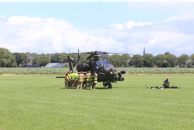 Apache maakt voorzorgslanding in weiland in Lith na rookontwikkeling in generator
