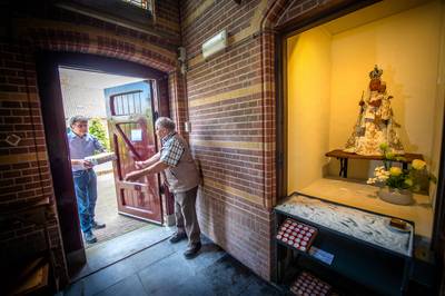 Kapelletje in de kerk van Horssen: een kaarsje aansteken kan weer