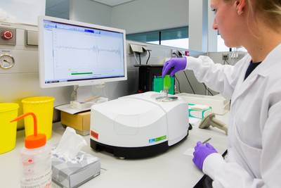 Druppels bloed leiden halfjaar na inbraak bij Volvodealer in Oss naar Nijmeegse verdachte