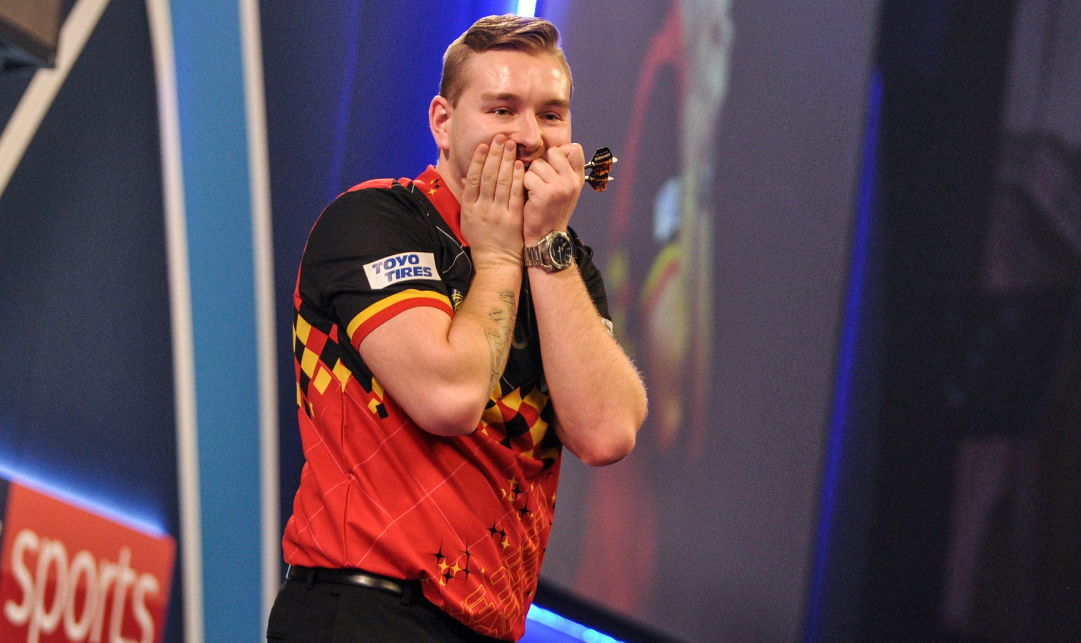 Dimitri Van den Bergh dankt zege World Matchplay Darts aan ...