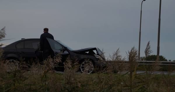 Drie autos betrokken bij ongeluk op N36 bij Wierden, vrouw gewond.