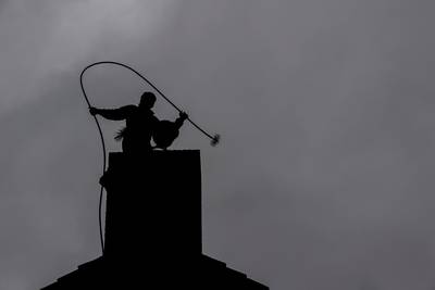 Wintertijd: grote drukte voor schoorsteenvegers