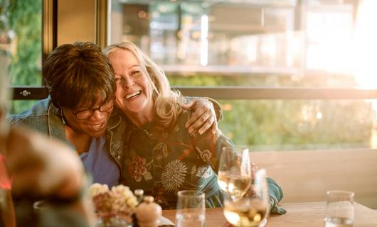 Gelukspsycholoog legt uit: dit is waarom vriendschappen goed zijn voor je gezondheid