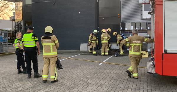 Brandweer rukt uit voor ‘brand' bij Praxis in Lichtenvoorde.